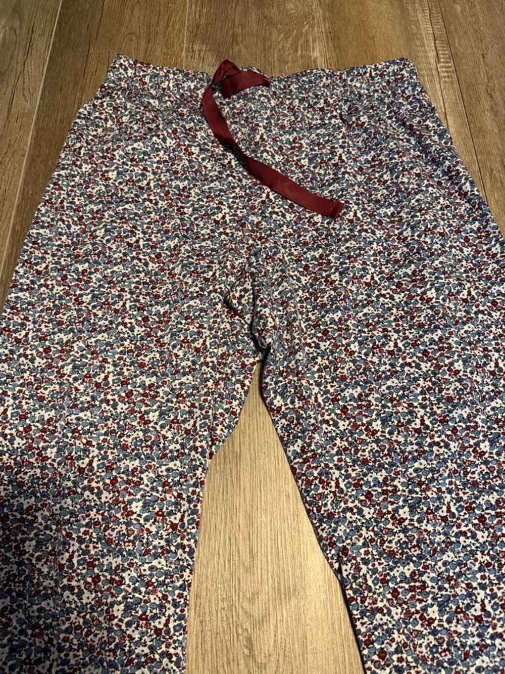 Women’s Lands' End White Floral with Blue and Burgundy Print Pajama Pants